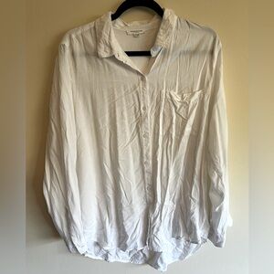 White long sleeve button up collared shirt. Size XL